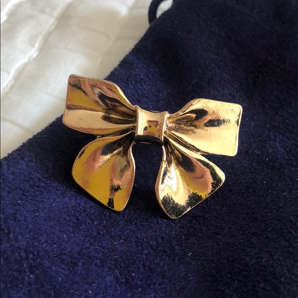 Bow tie gold ring - Picture 1 of 3